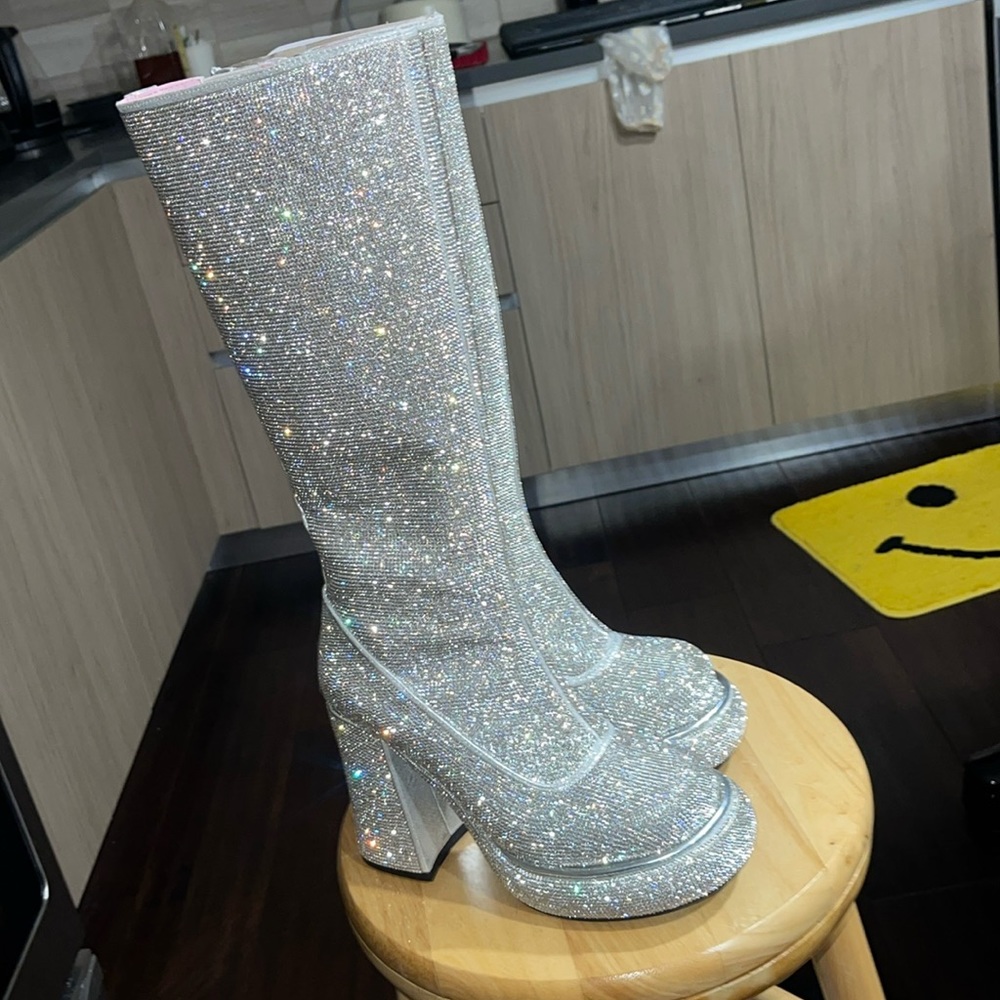 Brand new sugar thrillz shiny boots 7